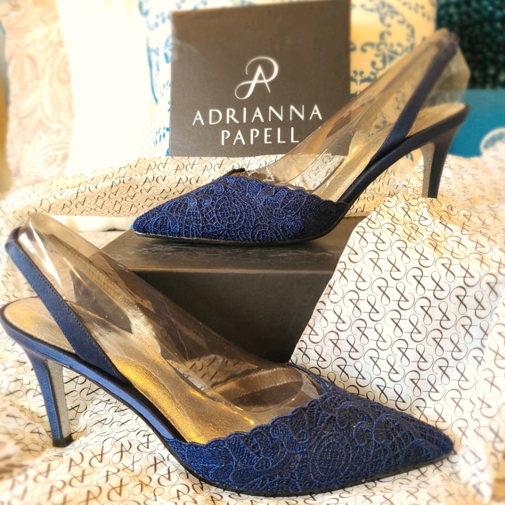 Adrianna Papell Hallie Pumps